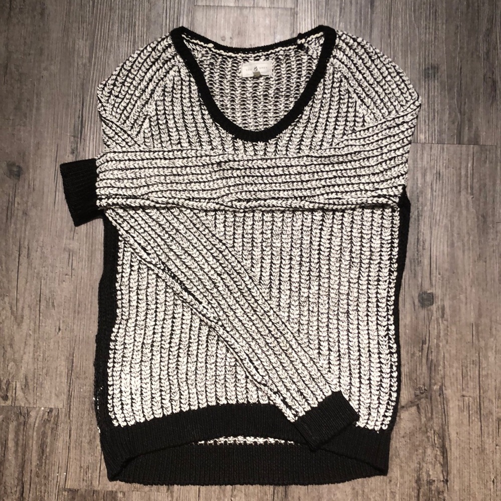 Lou & Grey Breezy Black/White Sweater